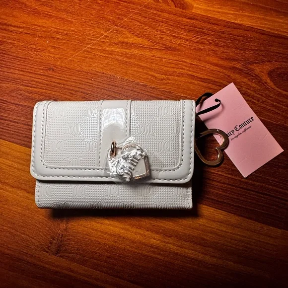 Juicy Couture Nude Trifold Angel Wallet - Picture 2 of 8